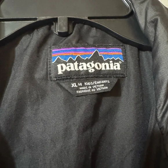 Patagonia Kid’s Black Puffer Jacket - Picture 3 of 3